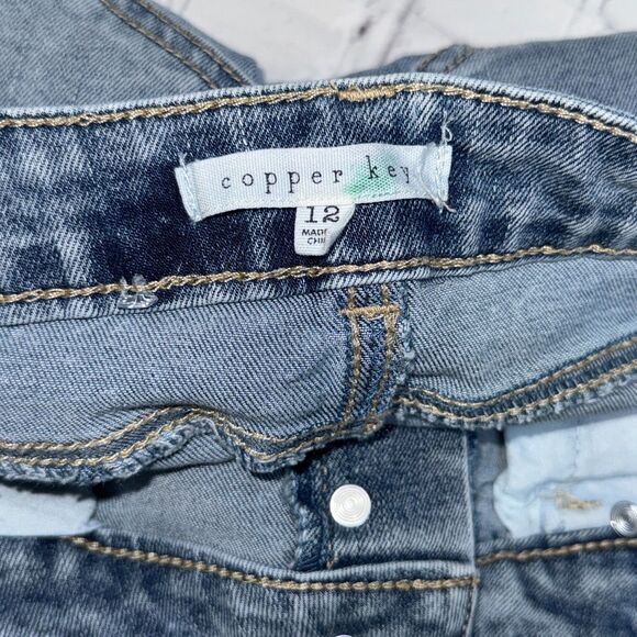 Copper Key Girls Light Wash Denim Shorts - Picture 2 of 3